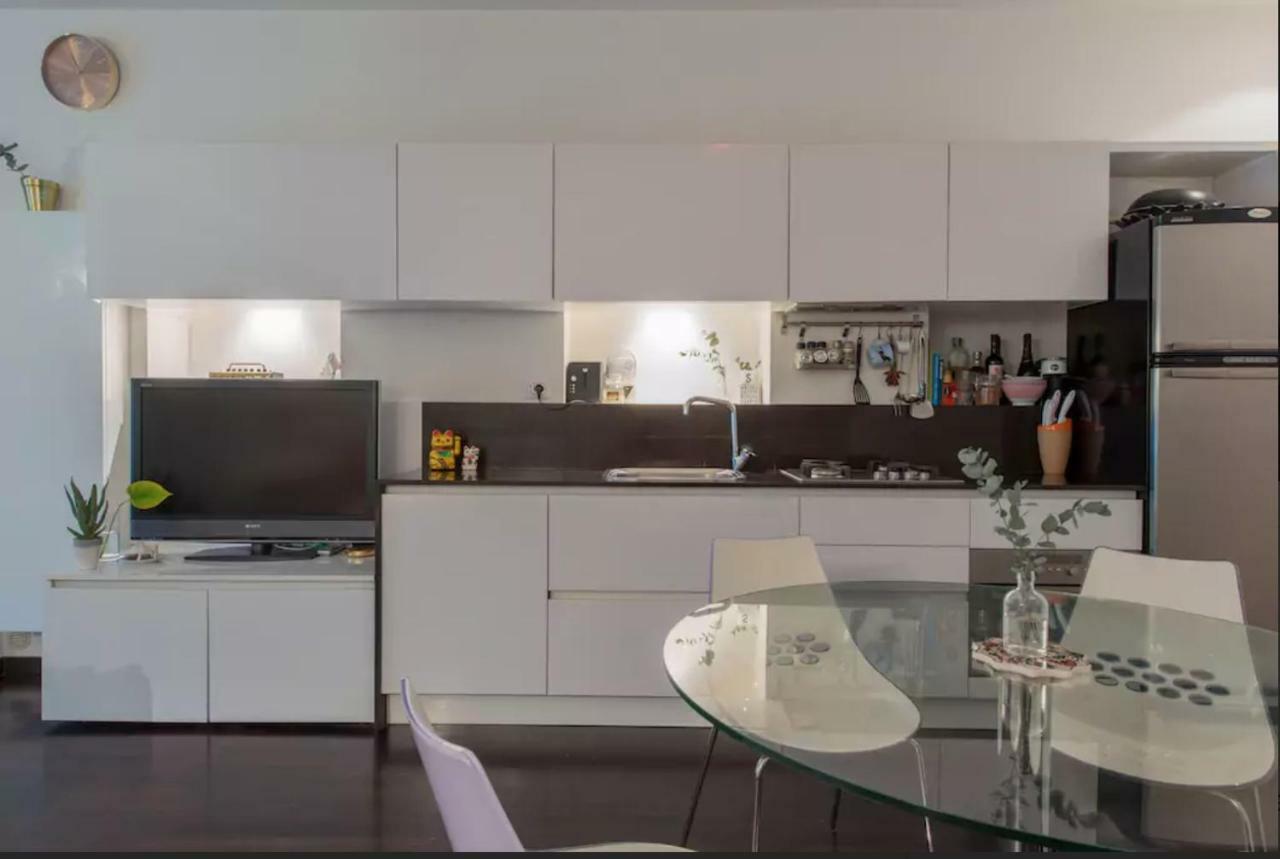 Lovely Apartment In The Heart Of Милан Экстерьер фото